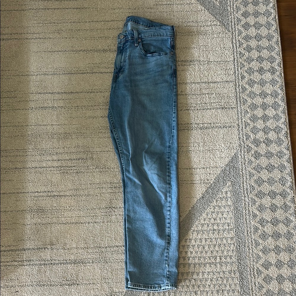 Men’s Levi Straight Jeans
